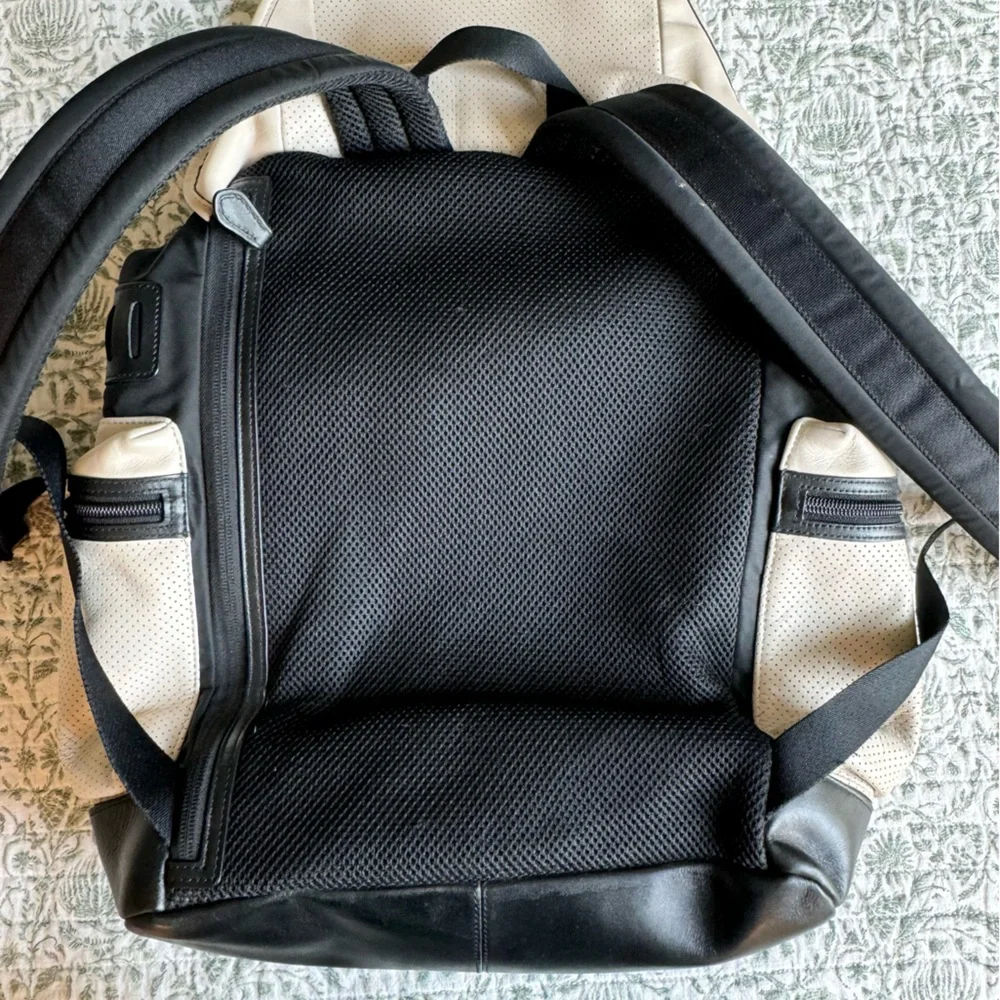 Coach Backpack Large Capacity - Picture 9 of 9